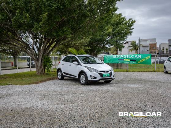 HYUNDAI HB20X 1.6 16V PREMIUM FLEX 4P AUTOMÁTICO HYUNDAI HB20X 1.6 16V PREMIUM FLEX 4P AUTOMÁTICO